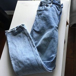 Abercrombie & Fitch The 90s Curve Love Straight Ultra High Rise Denim